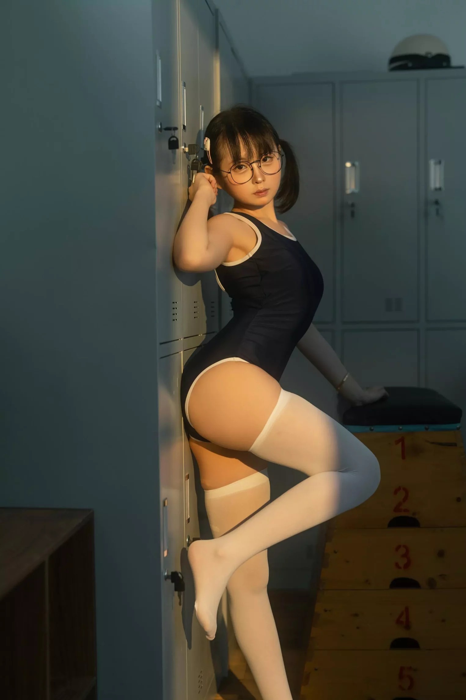 图片[1]-幼水铃衣 – NO.003 午间更衣室[75P]-XikXak